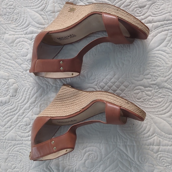 Summer sandals - Picture 2 of 3